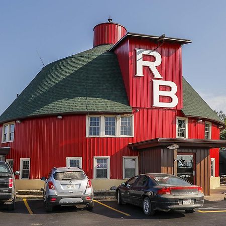 Round Barn Lodge Spring Green Buitenkant foto